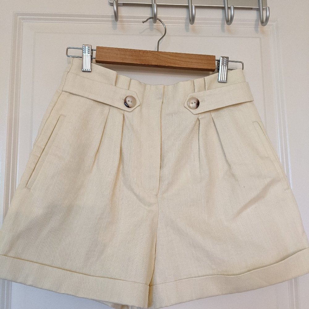 Sezane Fabrizio shorts in Ecru
